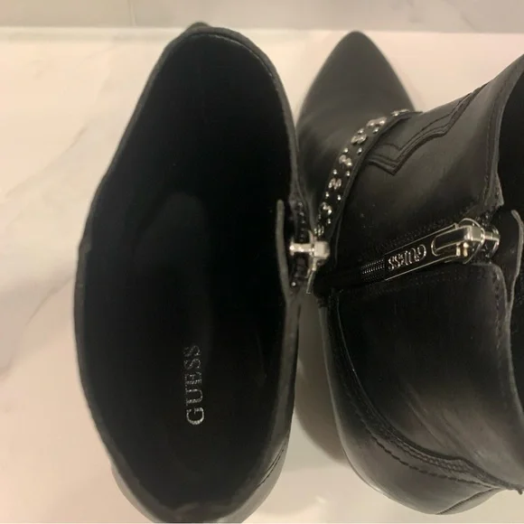 Guess Hermina Black Leather Moto Studded Western Ankle Boots Bootie 6.5 Cowboy - Picture 10 of 12